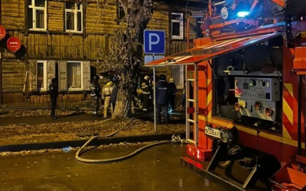 В Иркутске пенсионерка едва не сгорела из-за поминальной свечи