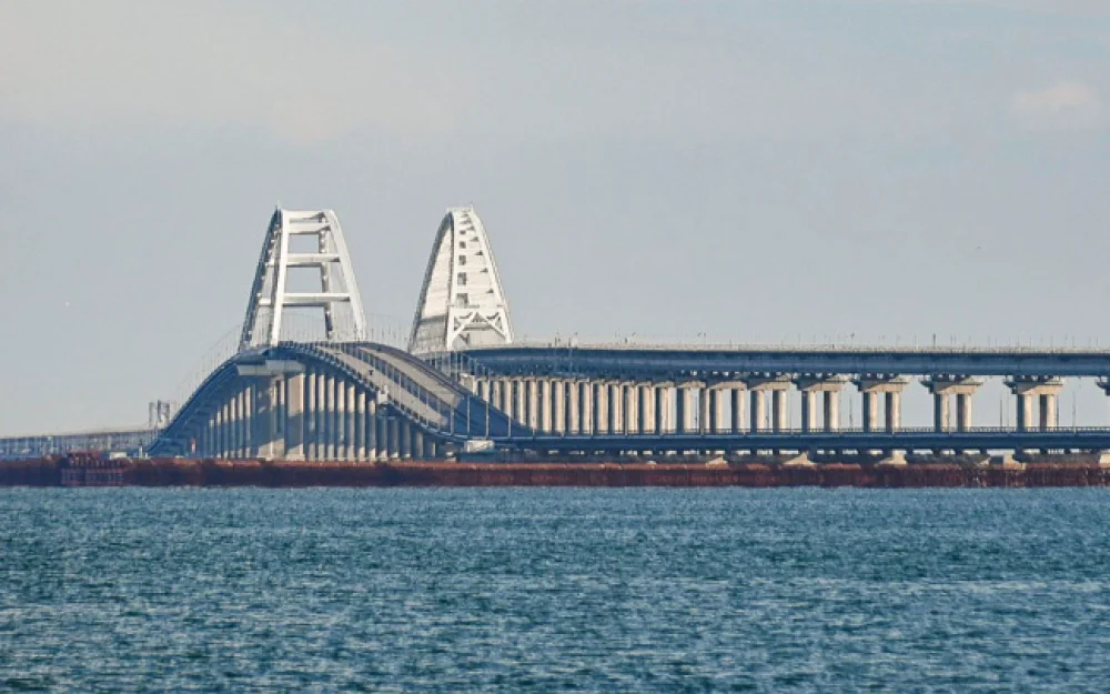 Крымский мост временно закрылся для автотранспорта