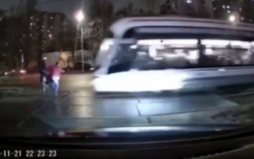 Один человек погиб под колесами трамвая на северо-востоке Москвы