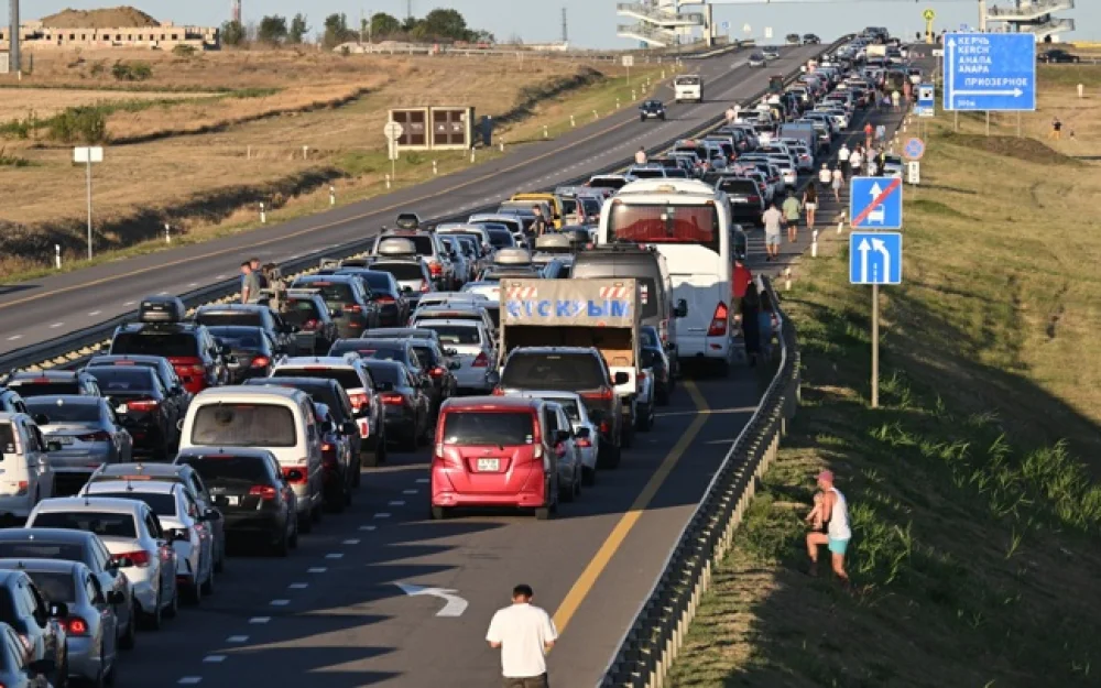 В очереди перед Крымским мостом осталось 45 автомобилей