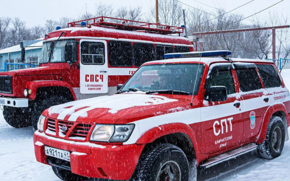 На Камчатке возобновили движение по закрытой из-за непогоды дороге до аэропорта