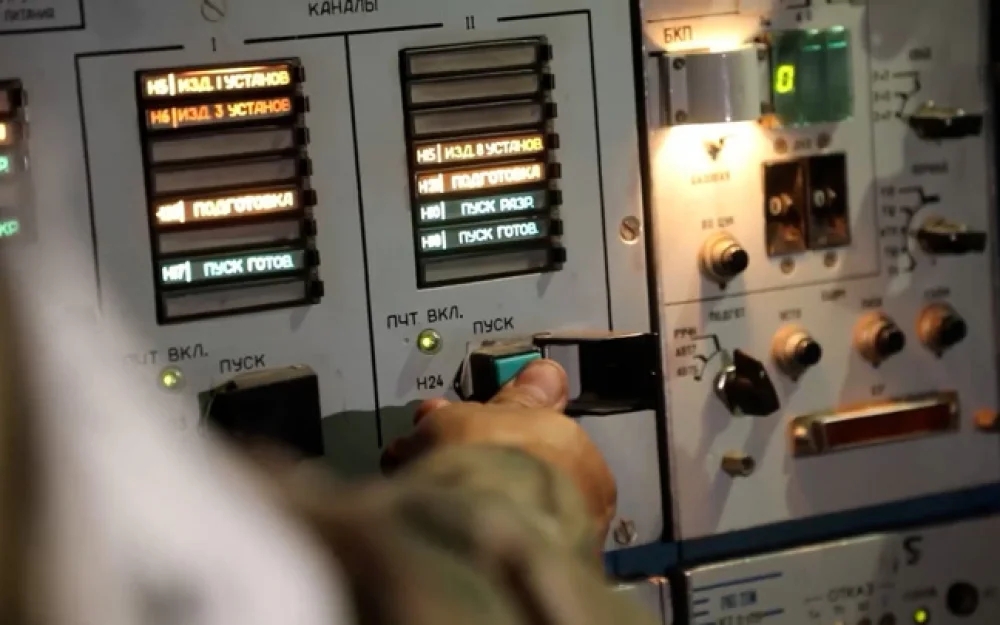 В Смоленской области системы ПВО отражают атаку украинских БПЛА