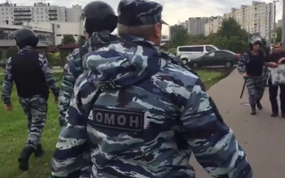 В Петербурге за разбой под видом полицейских задержана группа выходцев из Азии