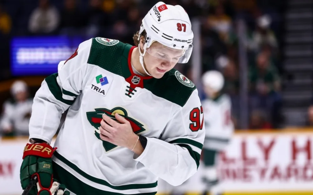 Шайбы Капризова и Юрова принесли Миннесоте победу в игре с Айлендерс