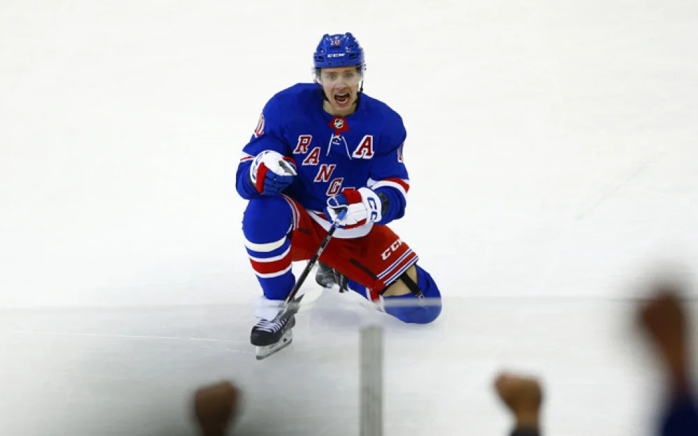 Дубль Панарина помог Рейнджерс одержать первую домашнюю победу в сезоне НХЛ