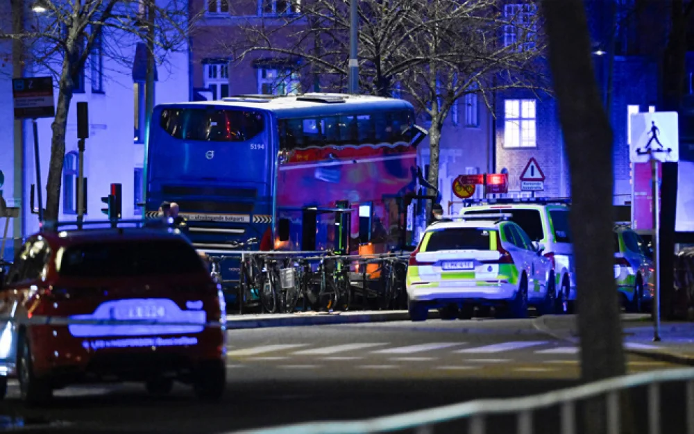 Несколько человек погибли при наезде автобуса на остановку в Стокгольме