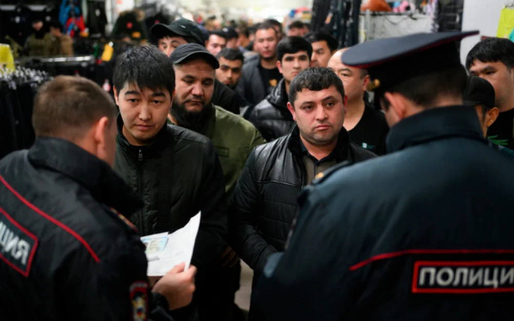 МВД: мигрант считается уведомленным о включении в РКЛ со дня публикации на сайте