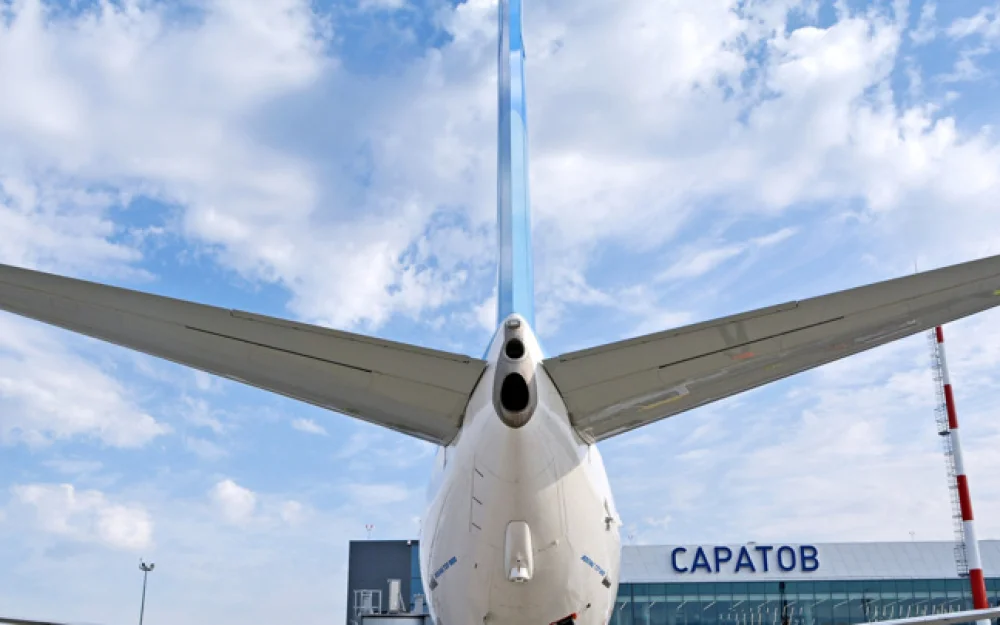 Аэропорт Саратова приостановил работу из-за ограничений