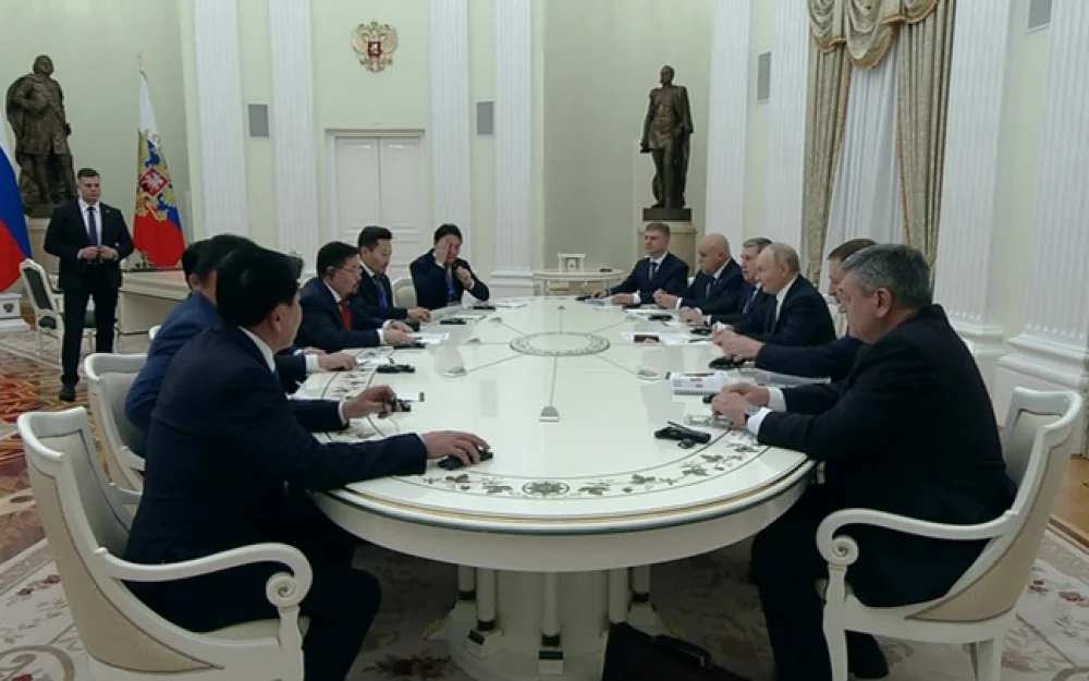 Путин в Кремле провел встречу с премьер-министром Монголии