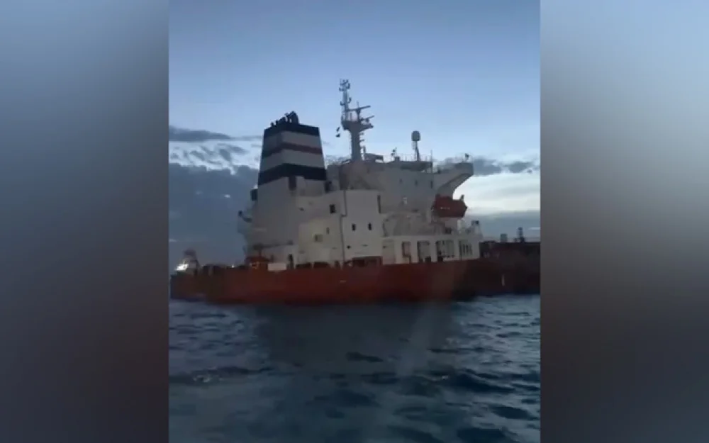 Принадлежащий турецкой компании танкер терпит крушение у берегов Сенегала