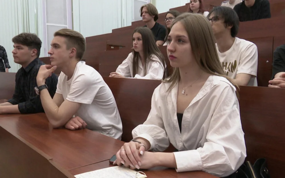 Правительство утвердило правила регулирования платных мест в российских вузах