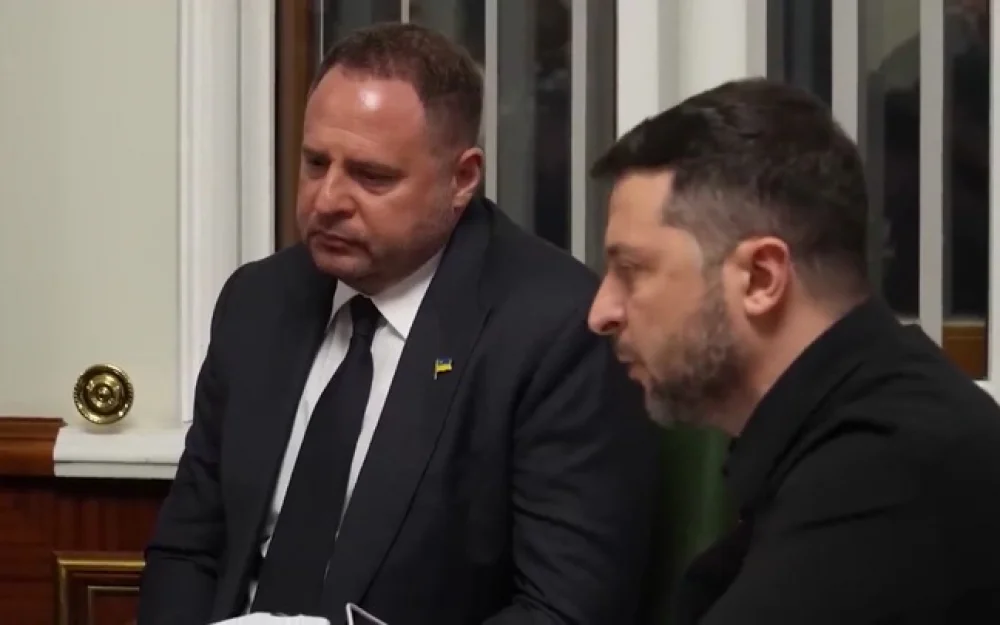 FT: в случае увольнения Ермака Зеленский потеряет козла отпущения