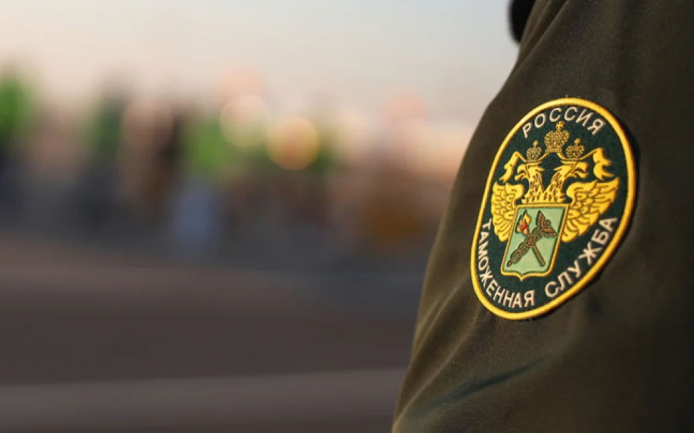 Приморские таможенники работают круглосуточно из-за роста ввоза иномарок