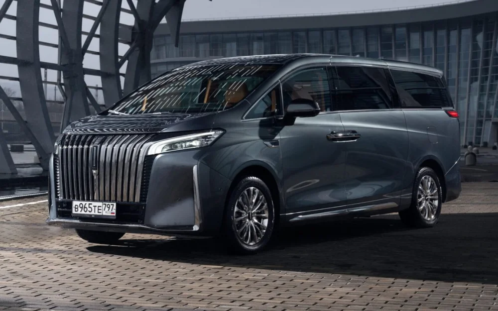 В России переписали прайс-лист на китайскую альтернативу Toyota Alphard. Сколько стоит роскошный минивэн Wey 80 теперь