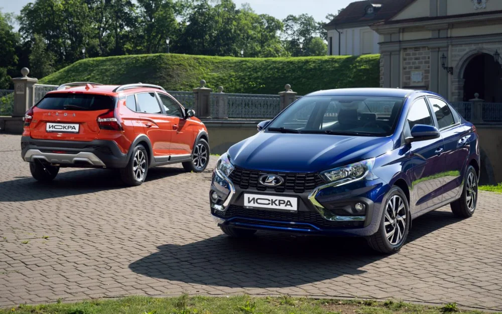 Россияне делают выбор в пользу отечественных автомобилей: в Минпромторге раскрыли данные за 11 месяцев 2025 года