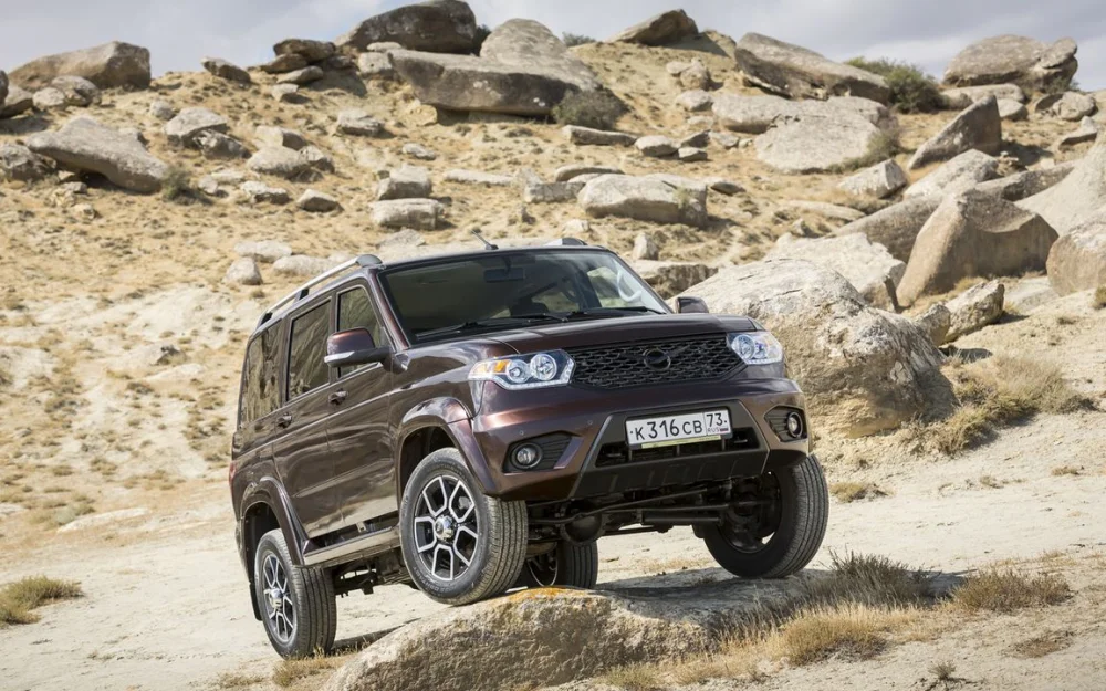 УАЗ первым в России начал адаптировать двигатели под биотопливо: проверку проходят моторы «Патриота» и «Буханки»