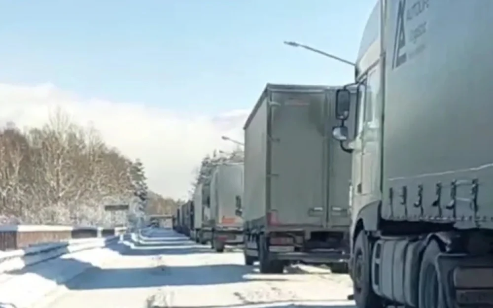 Десять часов в ледяной ловушке: трасса «Байкал» парализована на 85 км