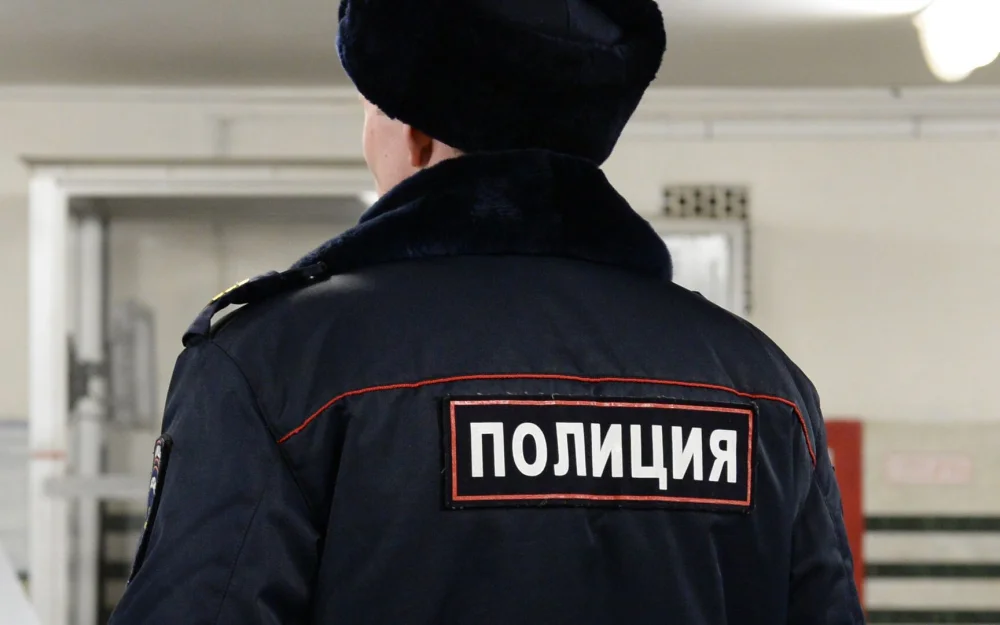 Более 30 подростков попали в полицию после дебоша в Петербурге