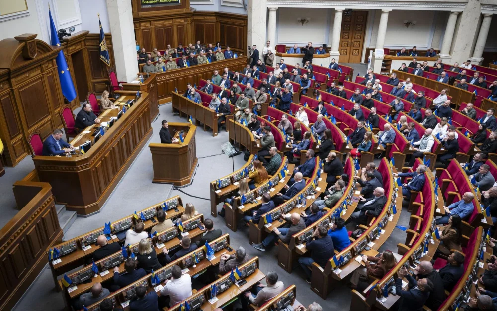 В Раде набросились на Зеленского из-за решения по переговорам