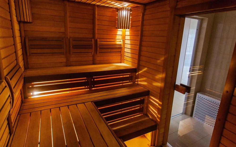 Жителя Саранска обманули на полмиллиона после его похода в сауну с девочкой