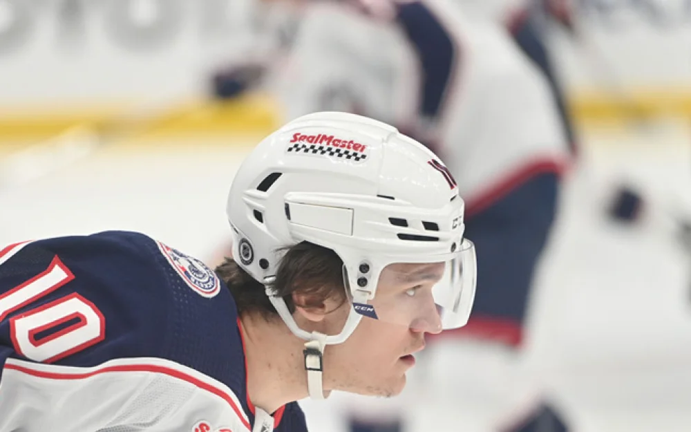 Российский нападающий Коламбуса Воронков два раза подрался в матче НХЛ