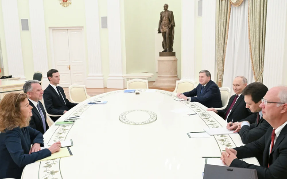 Путин и Уиткофф продолжают переговоры в Кремле